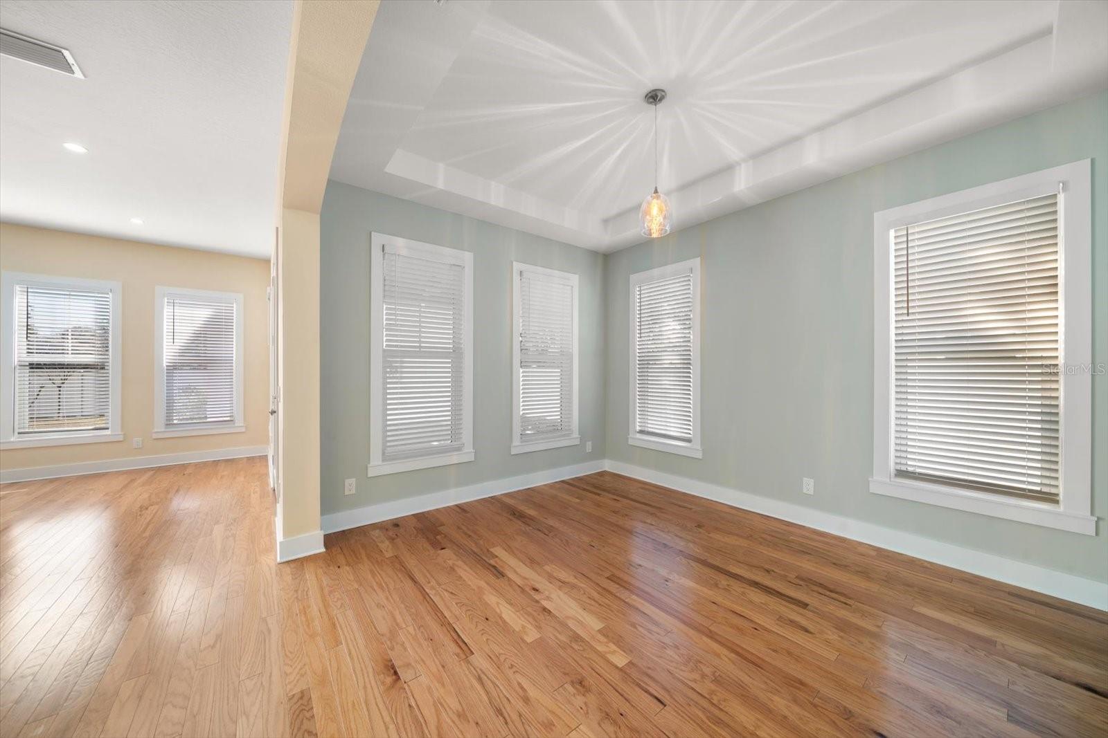 Listing photo id 11 for 1120 24th Avenue N