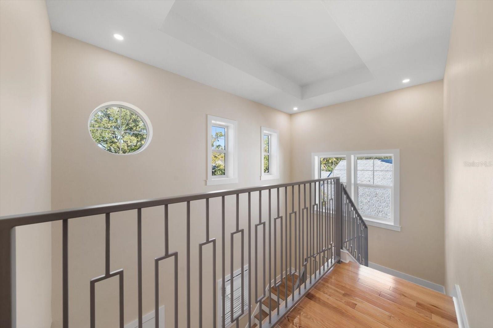 Listing photo id 13 for 1120 24th Avenue N