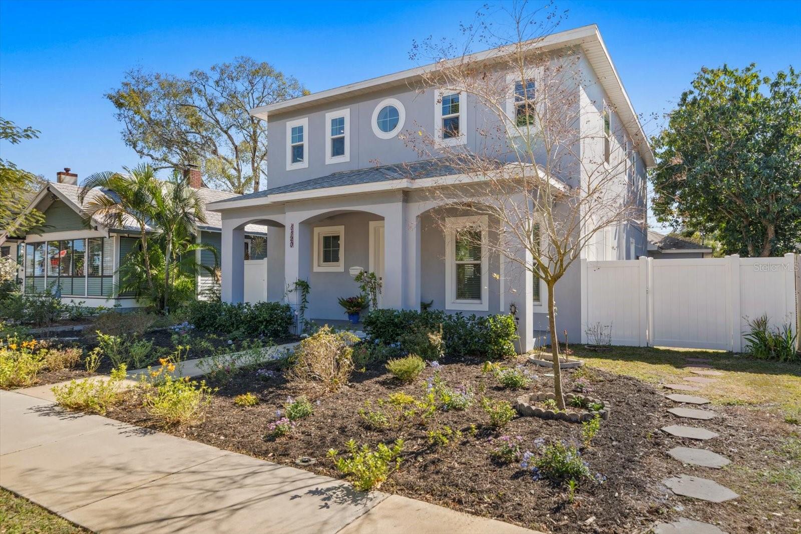 Listing photo id 0 for 1120 24th Avenue N