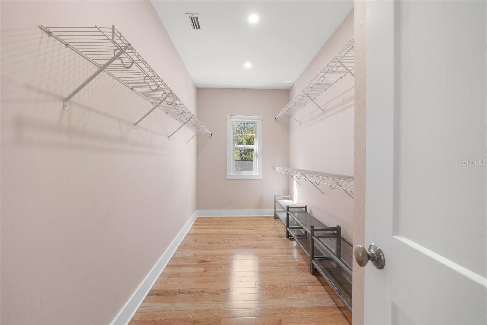 Listing photo id 19 for 1120 24th Avenue N