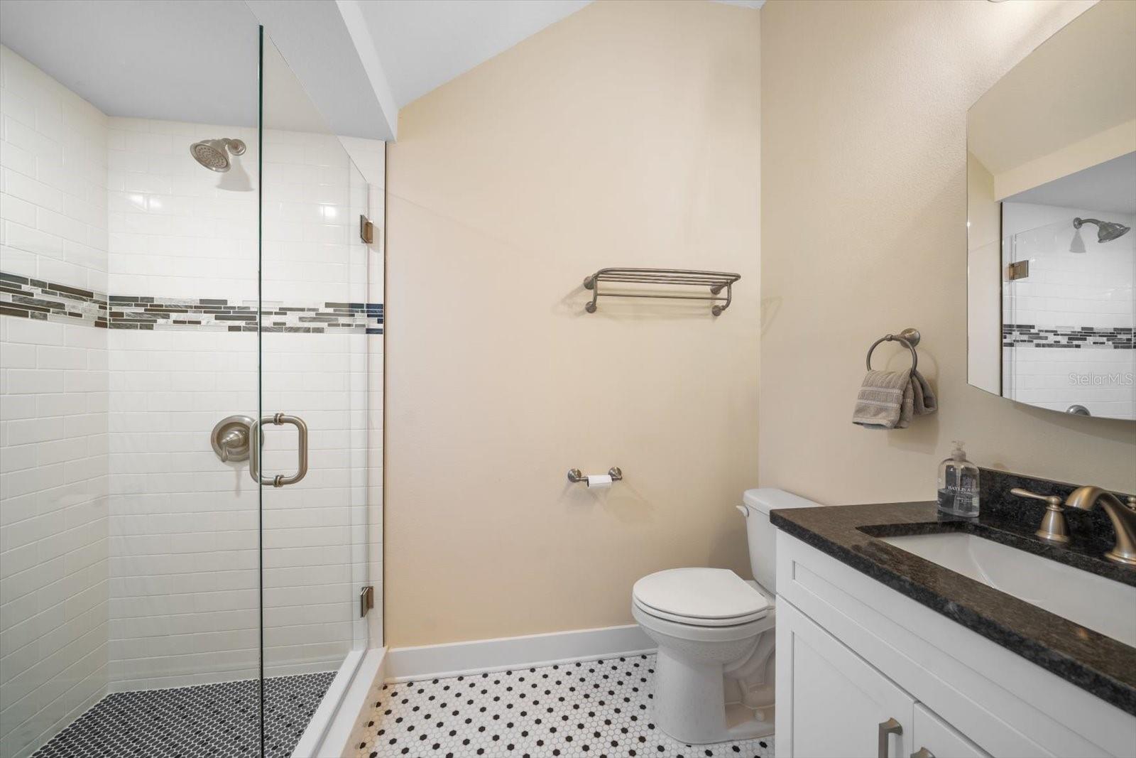 Listing photo id 25 for 1120 24th Avenue N