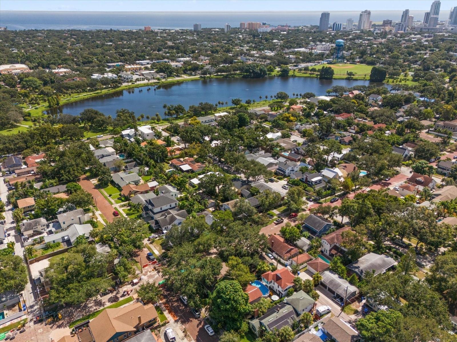 Listing photo id 36 for 1120 24th Avenue N