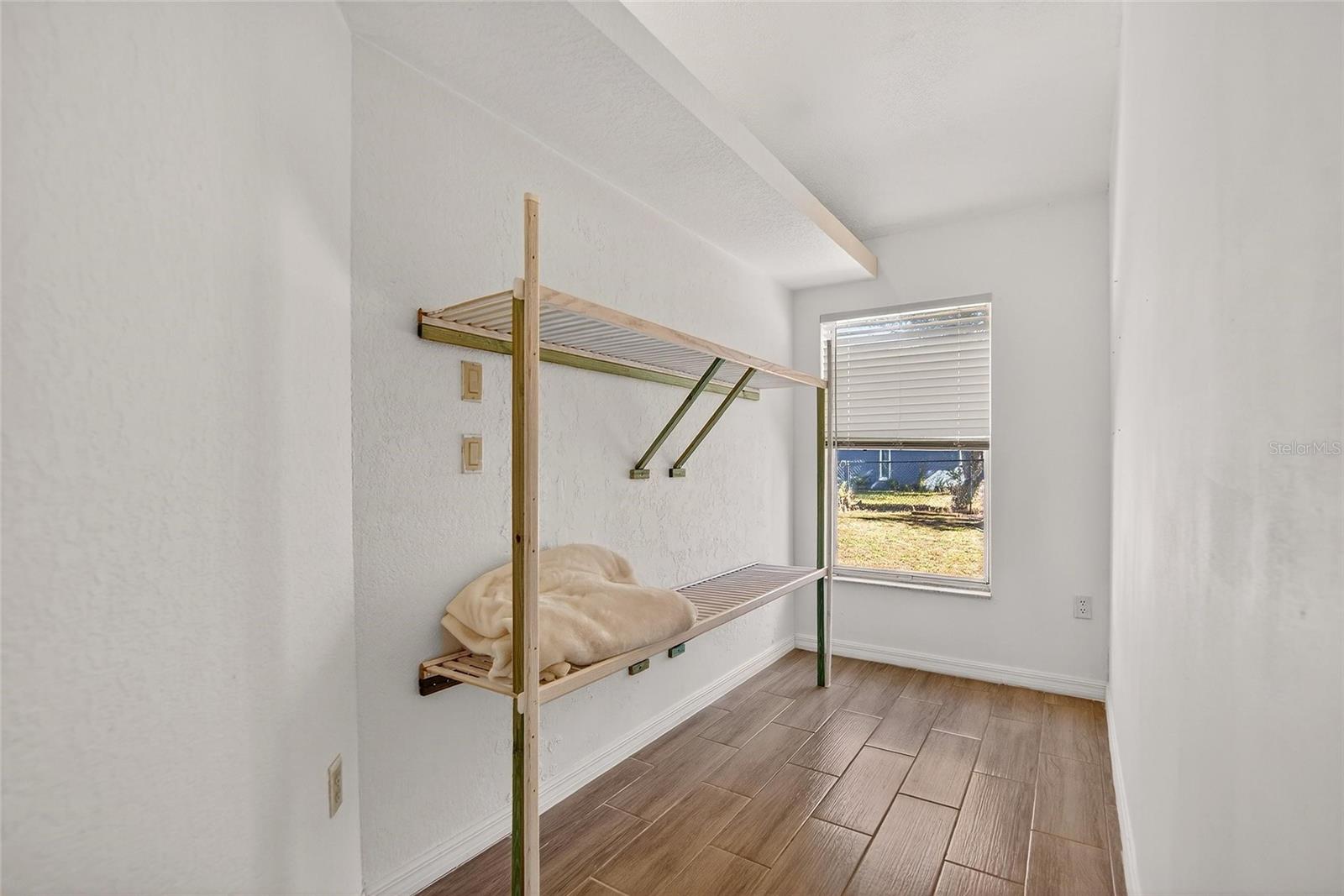 Image 37 of 97 For 15047 Woodbury Road