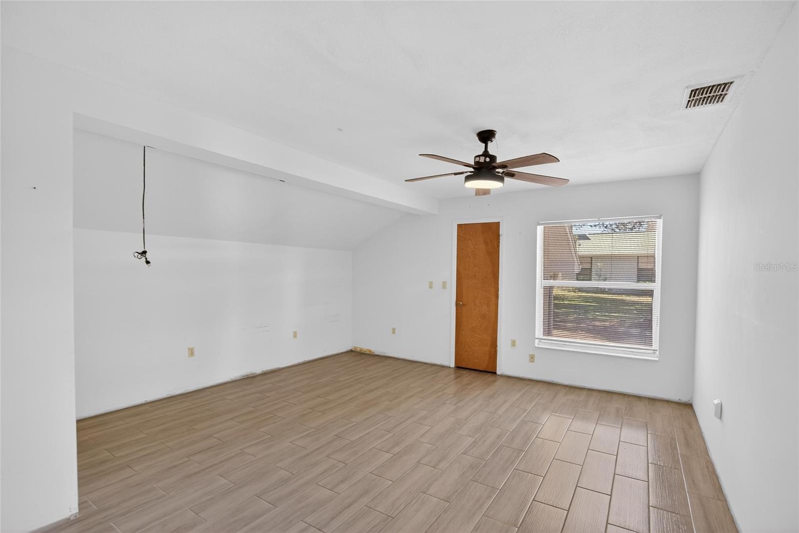 Image 40 of 97 For 15047 Woodbury Road