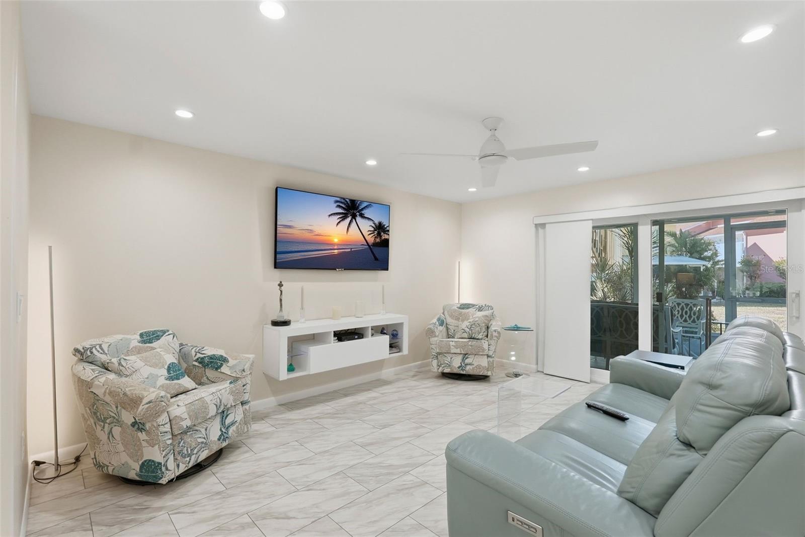 Image 23 of 63 For 3585 41st Way S C