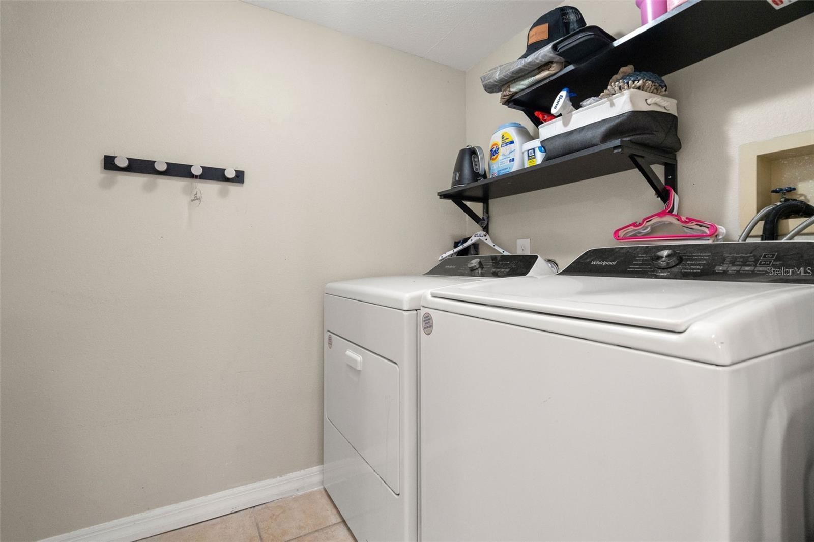 Image 33 of 50 For 1423 Water View Drive W