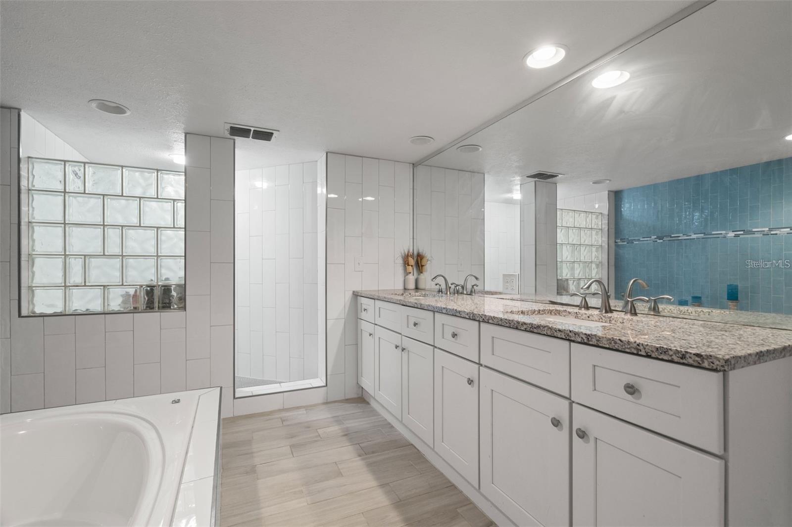 Image 35 of 50 For 1423 Water View Drive W