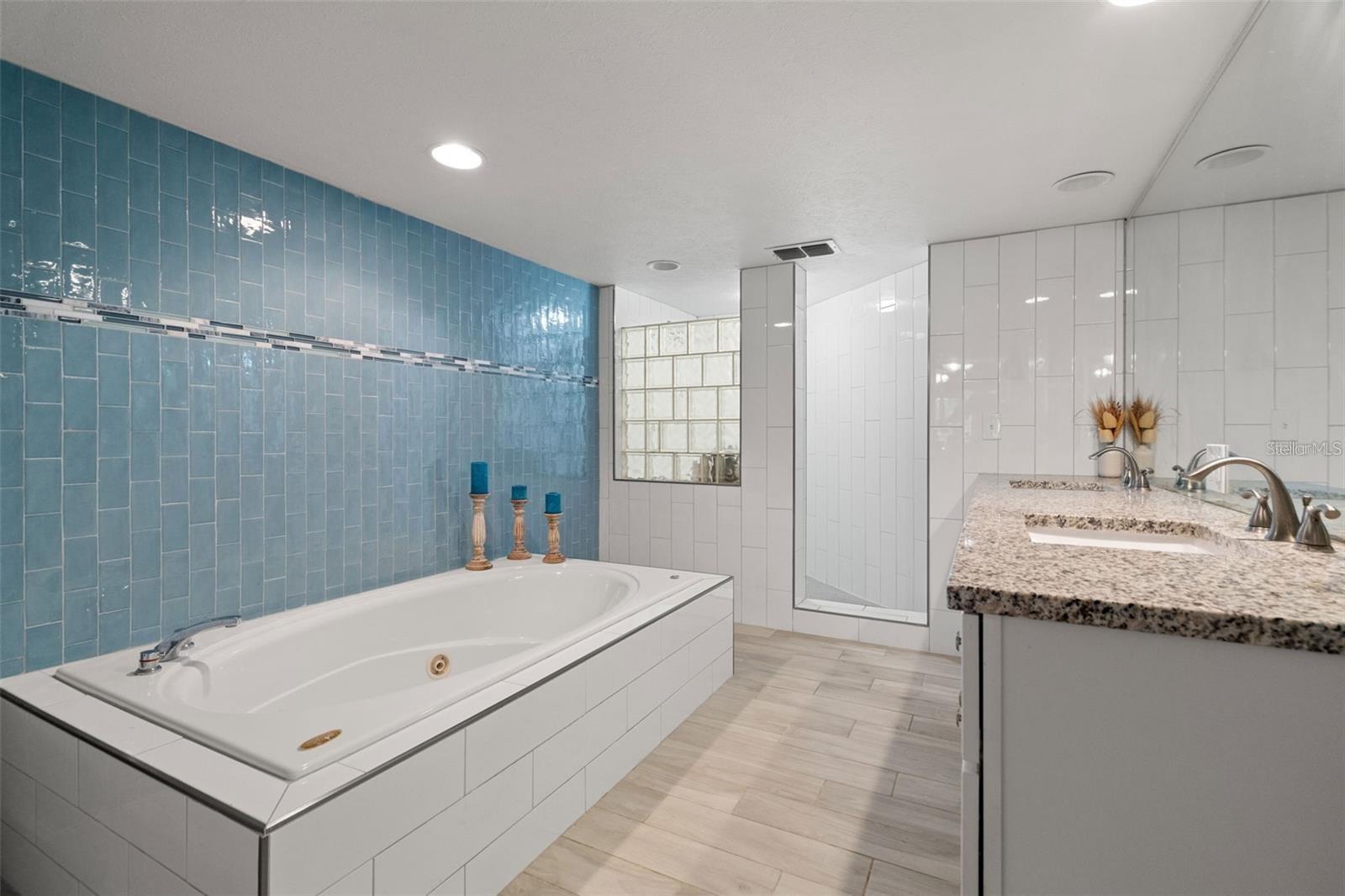 Image 37 of 50 For 1423 Water View Drive W