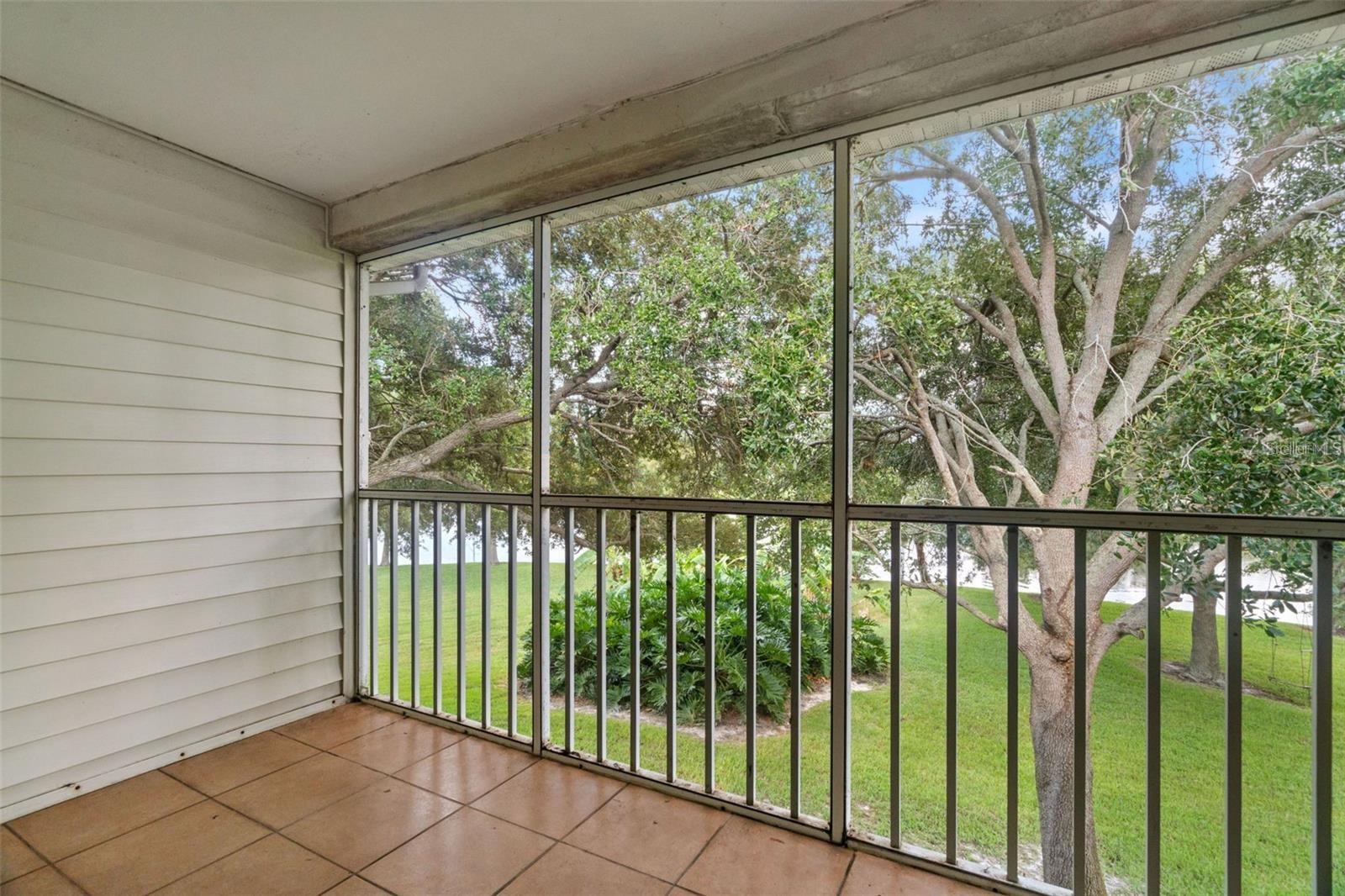 Image 39 of 50 For 1423 Water View Drive W