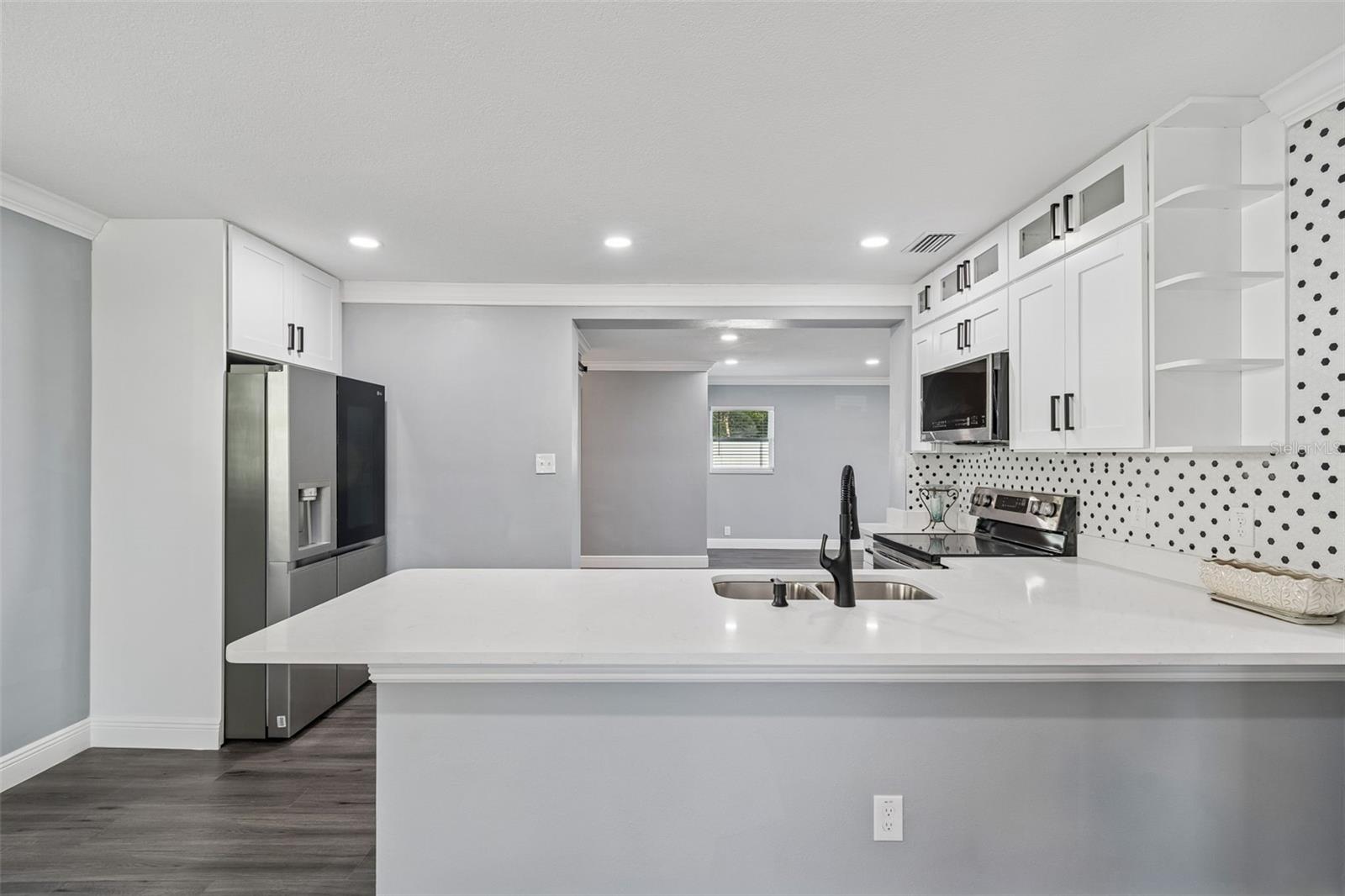 Image 13 of 47 For 2205 Grady Avenue