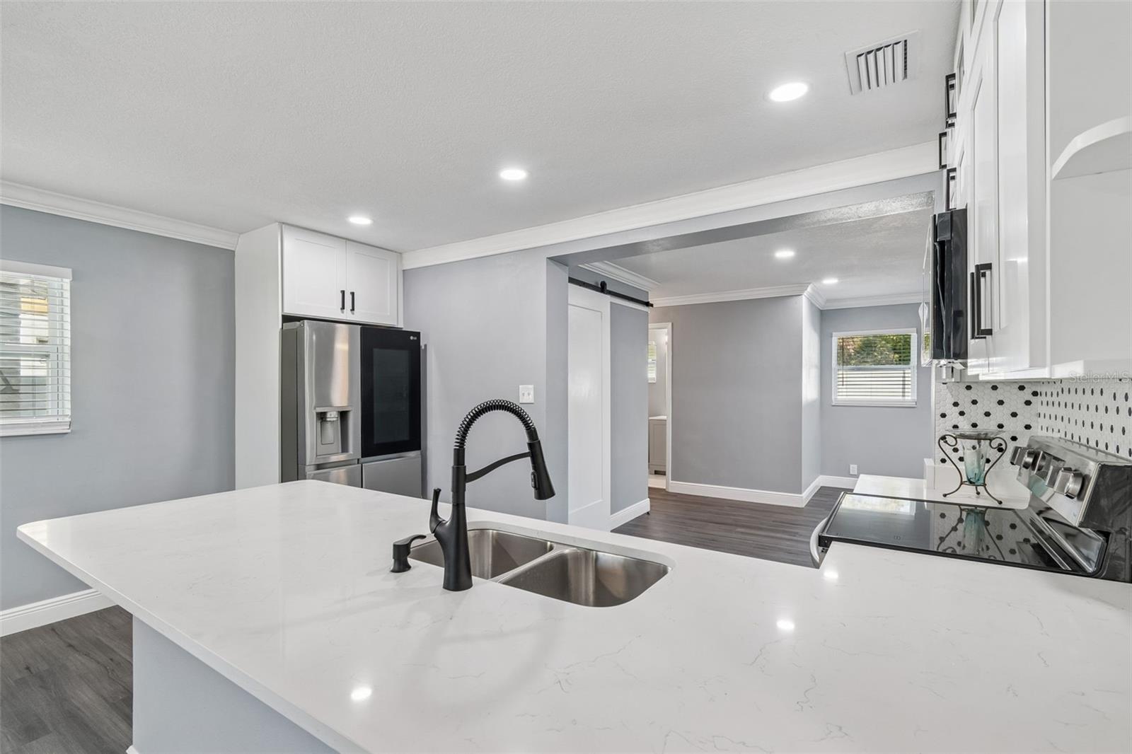 Image 14 of 47 For 2205 Grady Avenue