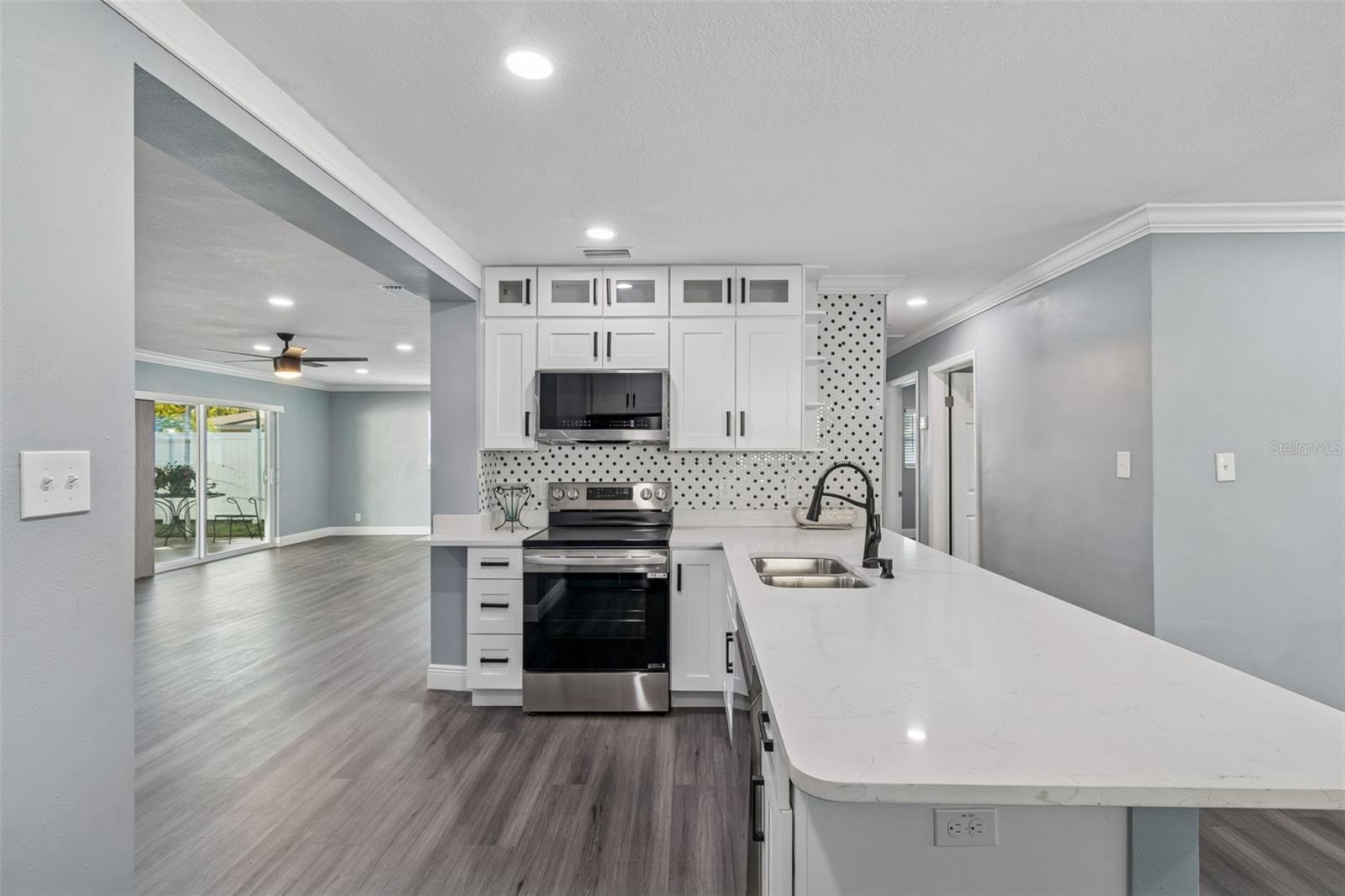 Image 17 of 47 For 2205 Grady Avenue