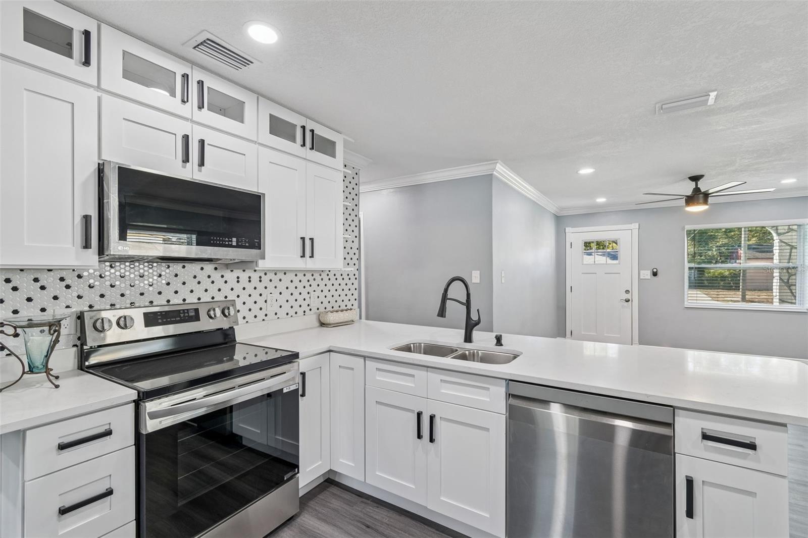 Image 19 of 47 For 2205 Grady Avenue