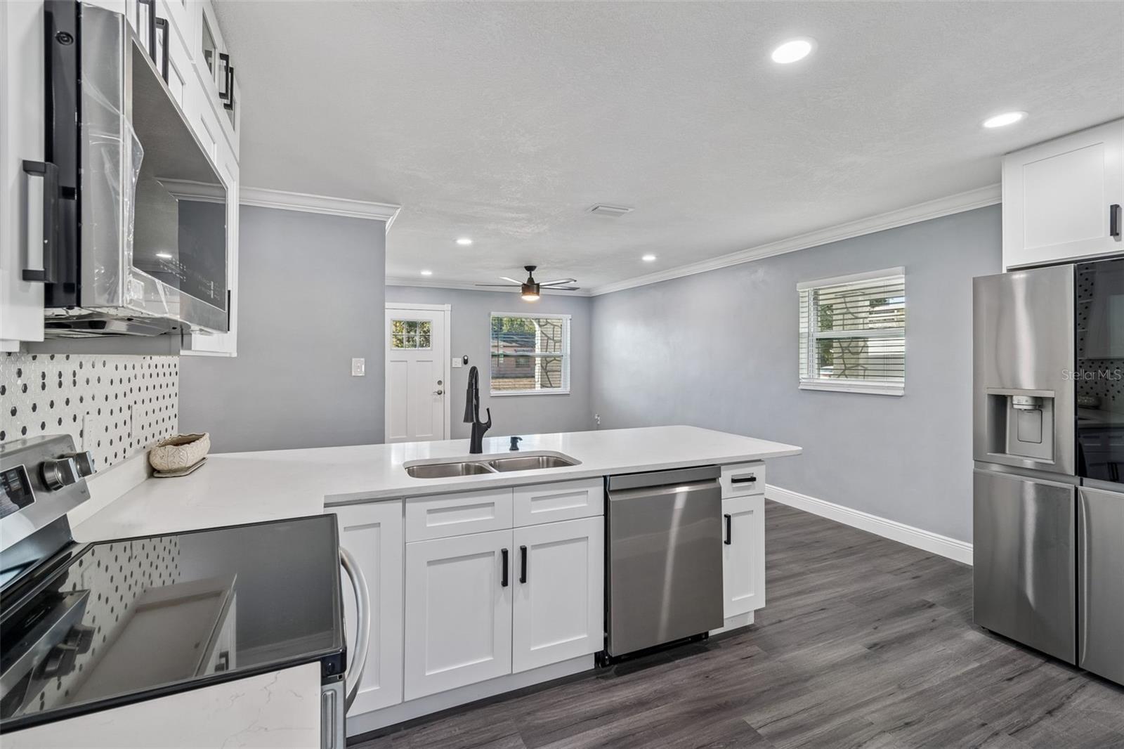 Image 22 of 47 For 2205 Grady Avenue