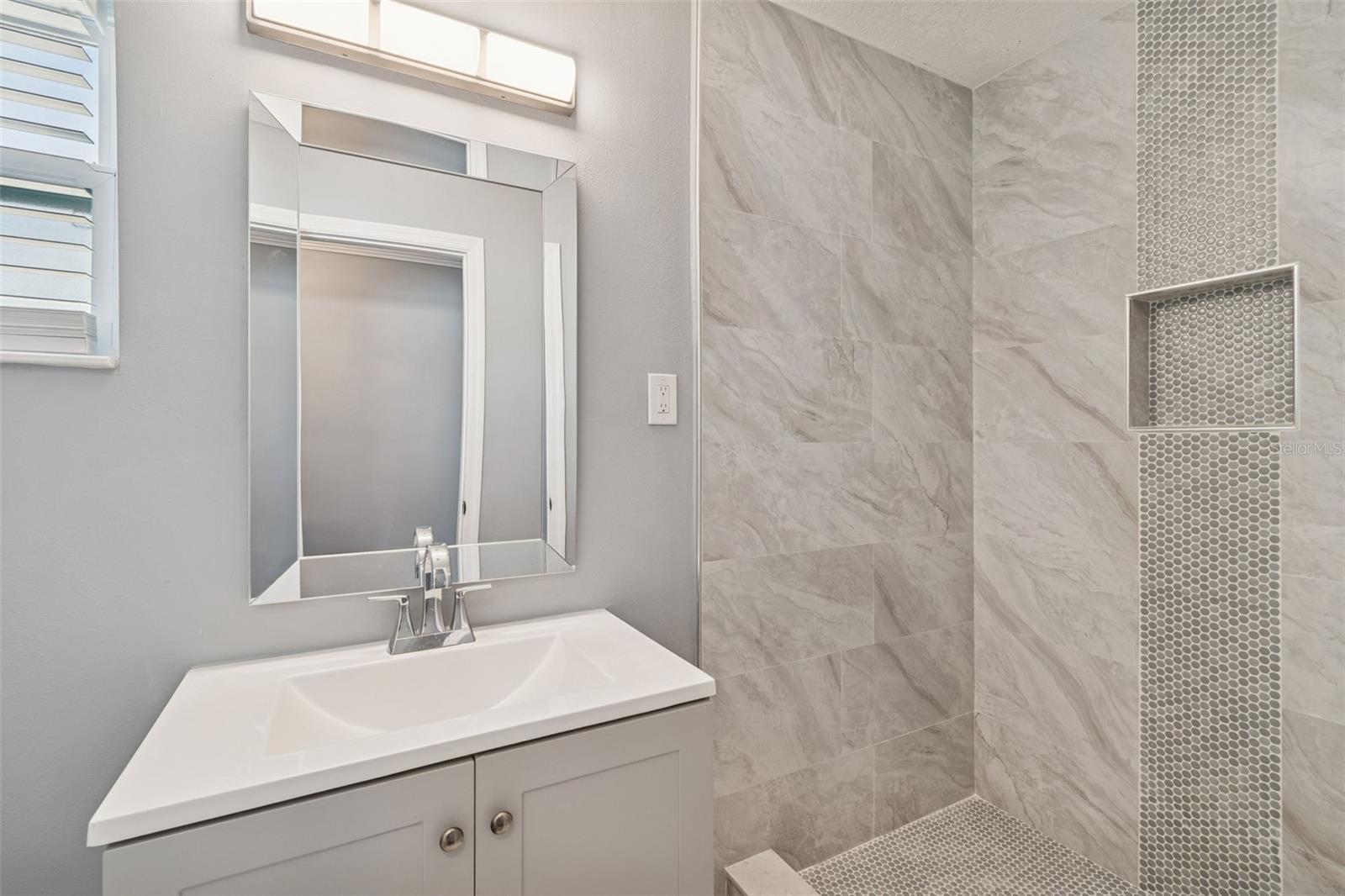 Image 39 of 47 For 2205 Grady Avenue