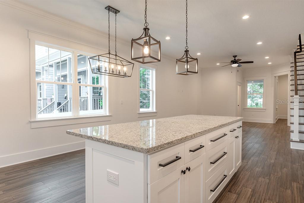 Image 20 of 43 For 1408 Curtis Street B