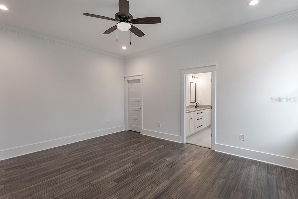 Image 36 of 43 For 1408 Curtis Street B