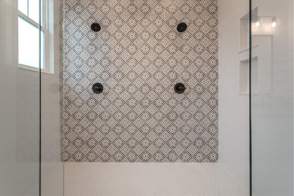 Image 39 of 43 For 1408 Curtis Street B