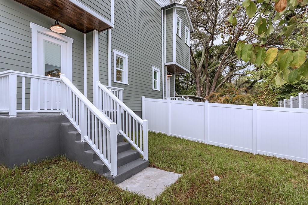 Image 42 of 43 For 1408 Curtis Street B