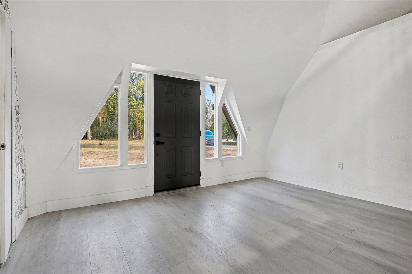 Image 3 of 34 For 2567 Us Highway 98 W