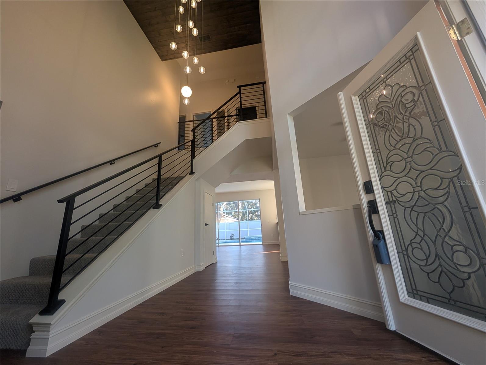 Listing photo id 0 for 9311 Heritage Oak Court