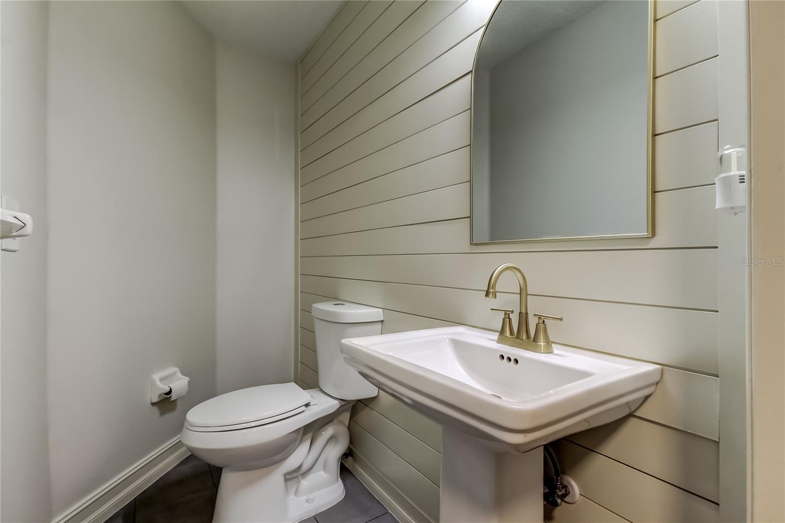 Listing photo id 26 for 9311 Heritage Oak Court