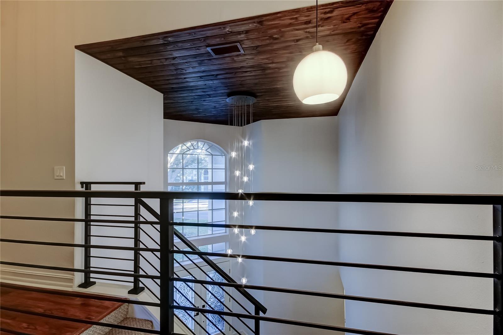 Listing photo id 1 for 9311 Heritage Oak Court