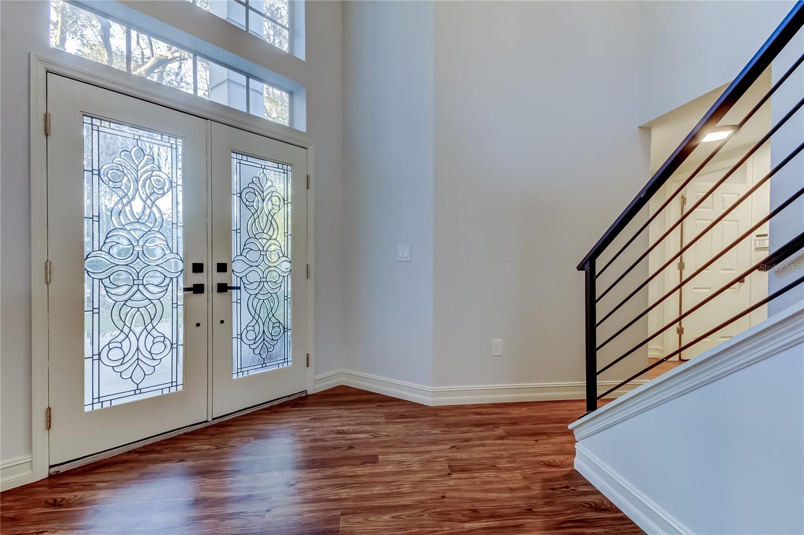 Listing photo id 2 for 9311 Heritage Oak Court