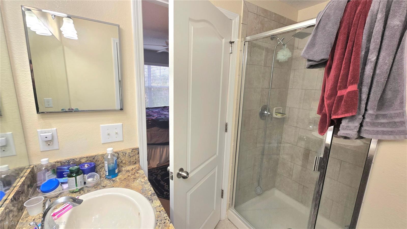 Image 15 of 24 For 31213 Claridge Place