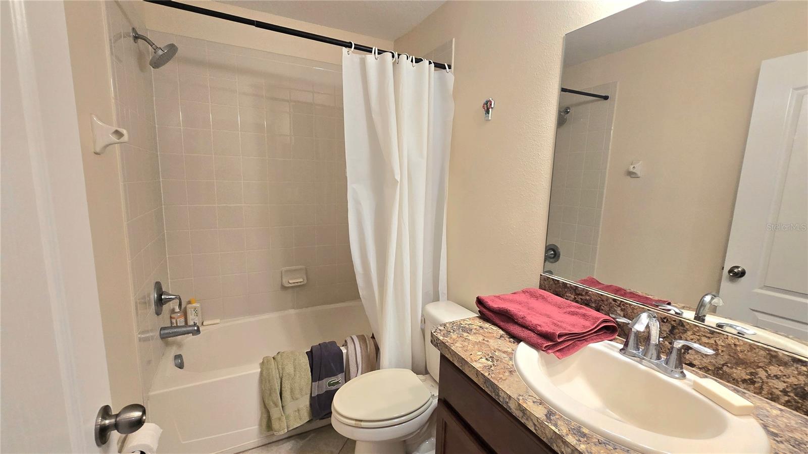 Image 18 of 24 For 31213 Claridge Place