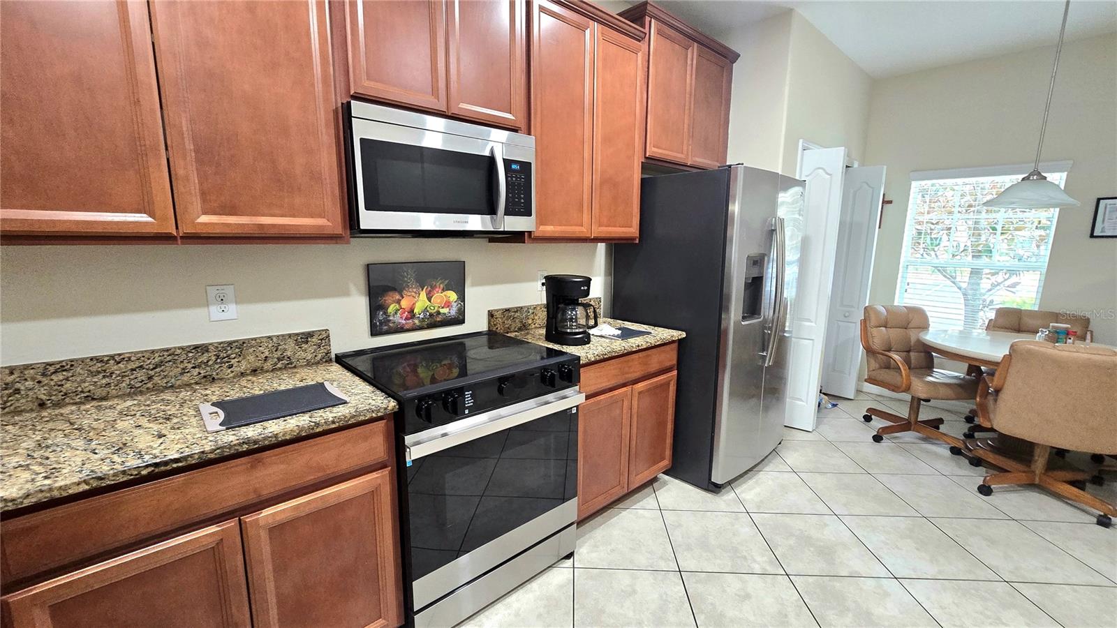 Image 4 of 24 For 31213 Claridge Place