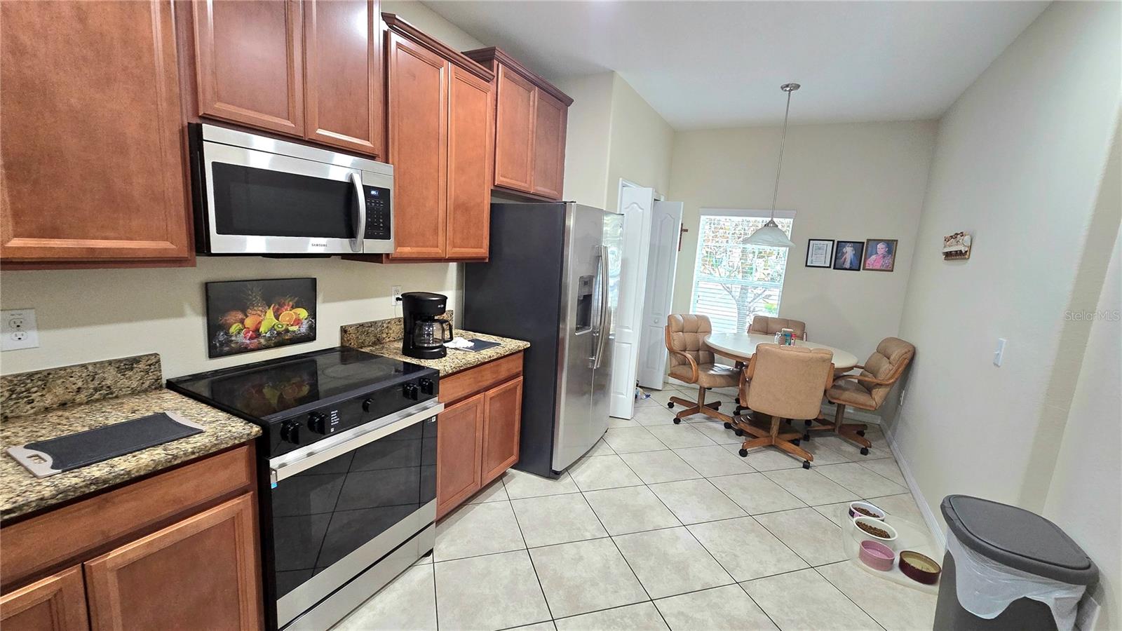 Image 5 of 24 For 31213 Claridge Place