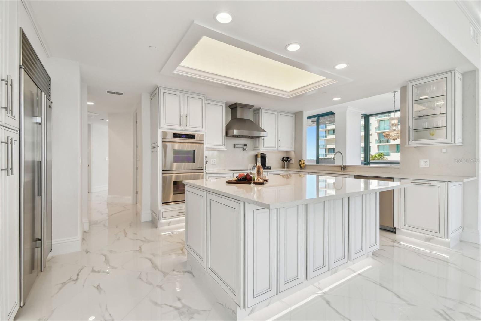 Image 23 of 100 For 1560 Gulf Boulevard 306