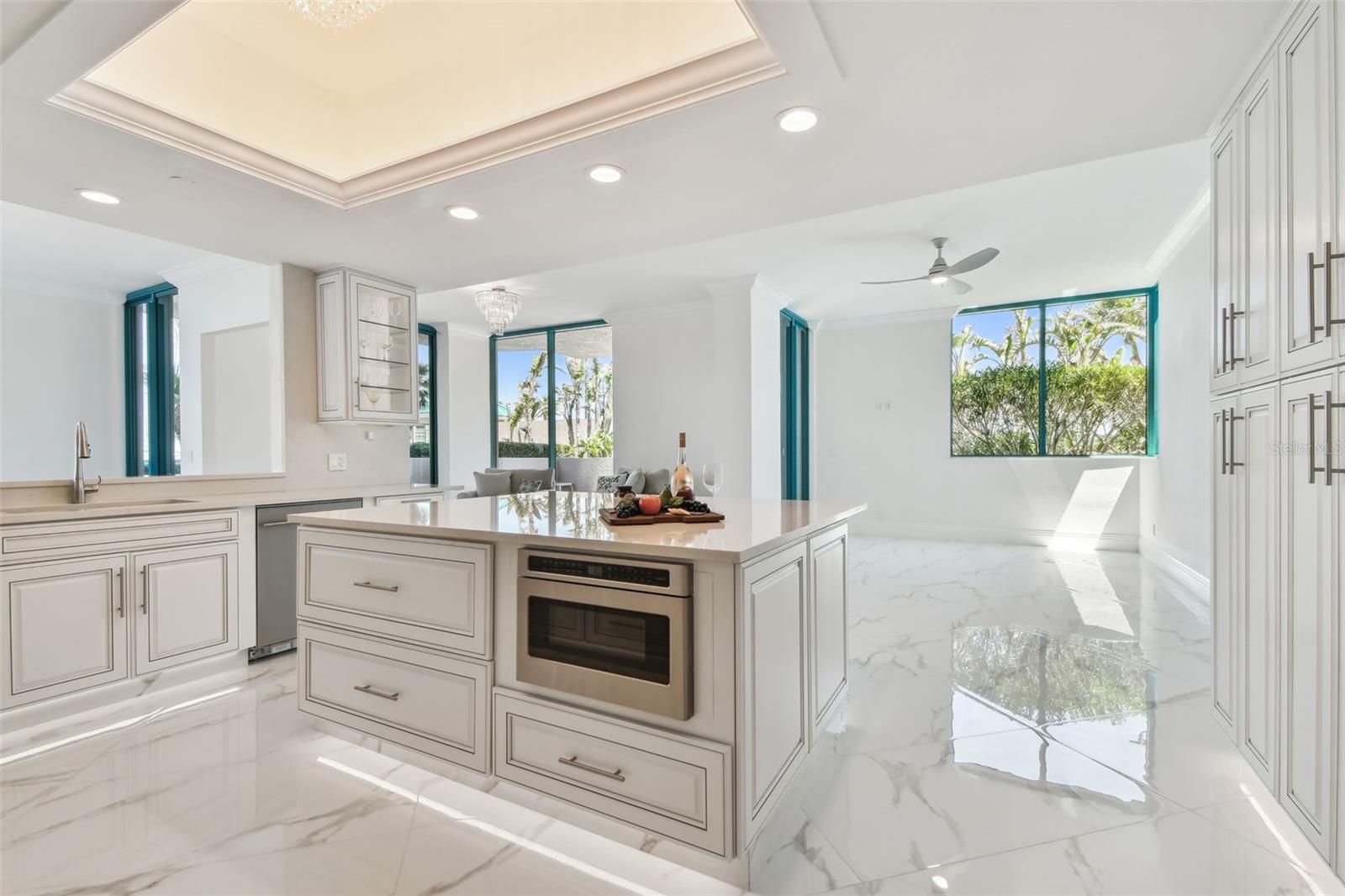 Image 24 of 100 For 1560 Gulf Boulevard 306