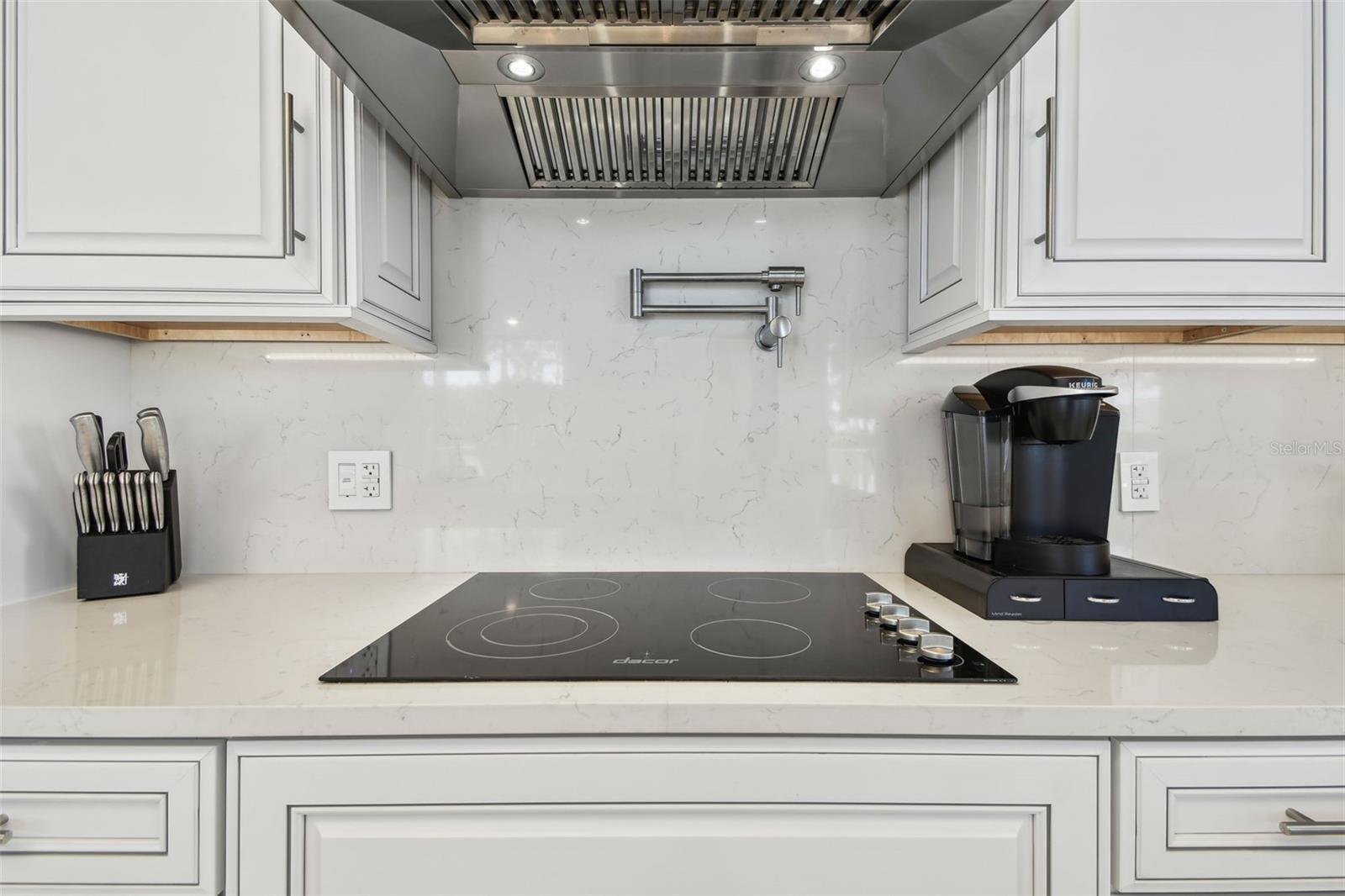 Image 25 of 100 For 1560 Gulf Boulevard 306