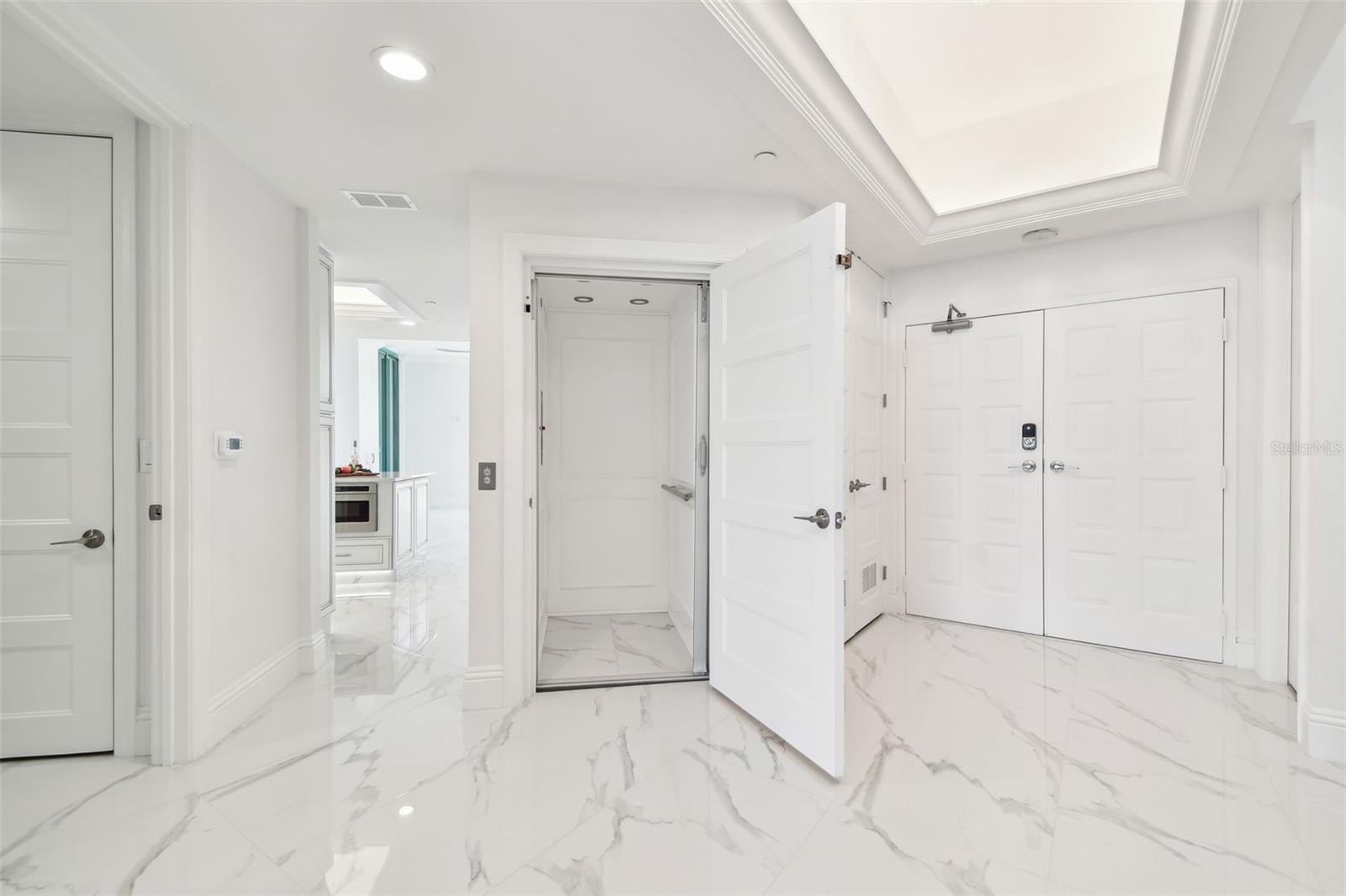 Image 32 of 100 For 1560 Gulf Boulevard 306