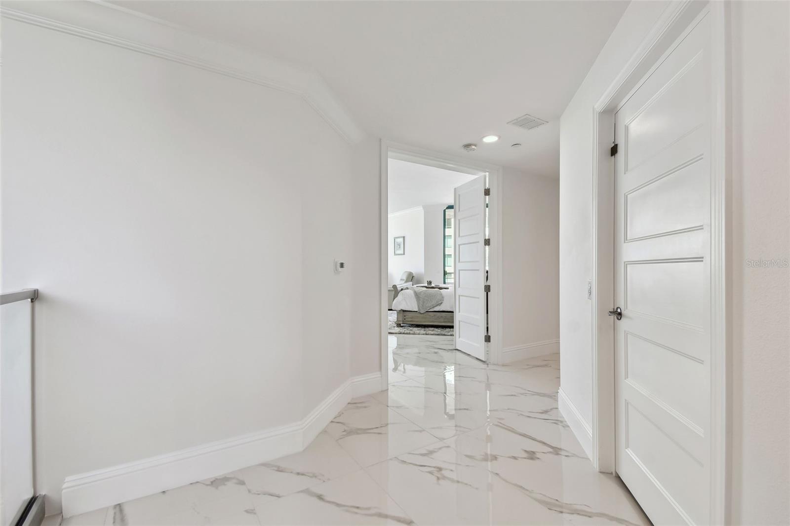 Image 36 of 100 For 1560 Gulf Boulevard 306