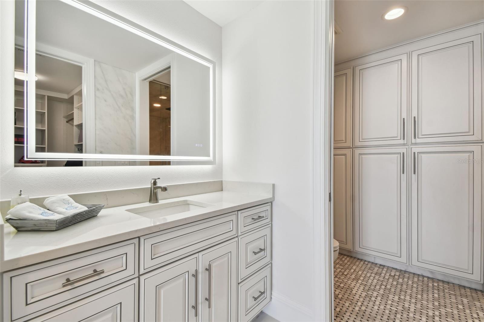 Image 53 of 100 For 1560 Gulf Boulevard 306