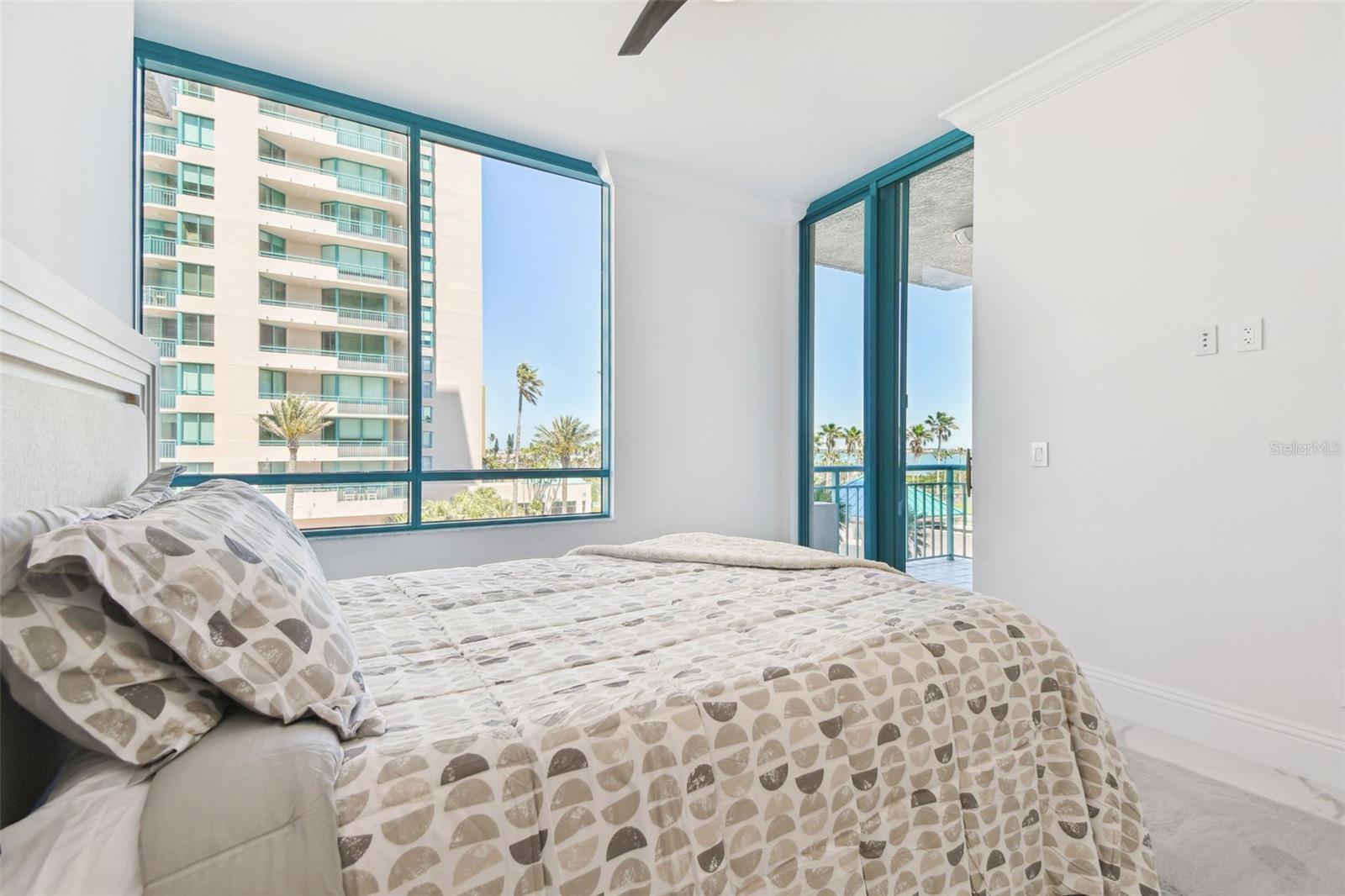 Image 62 of 100 For 1560 Gulf Boulevard 306