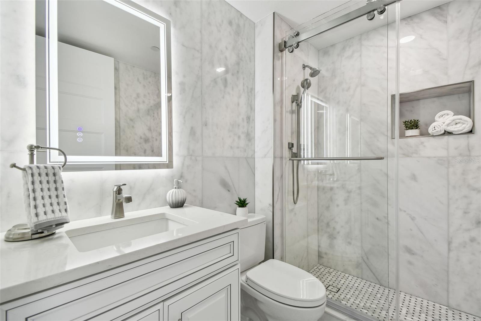 Image 63 of 100 For 1560 Gulf Boulevard 306