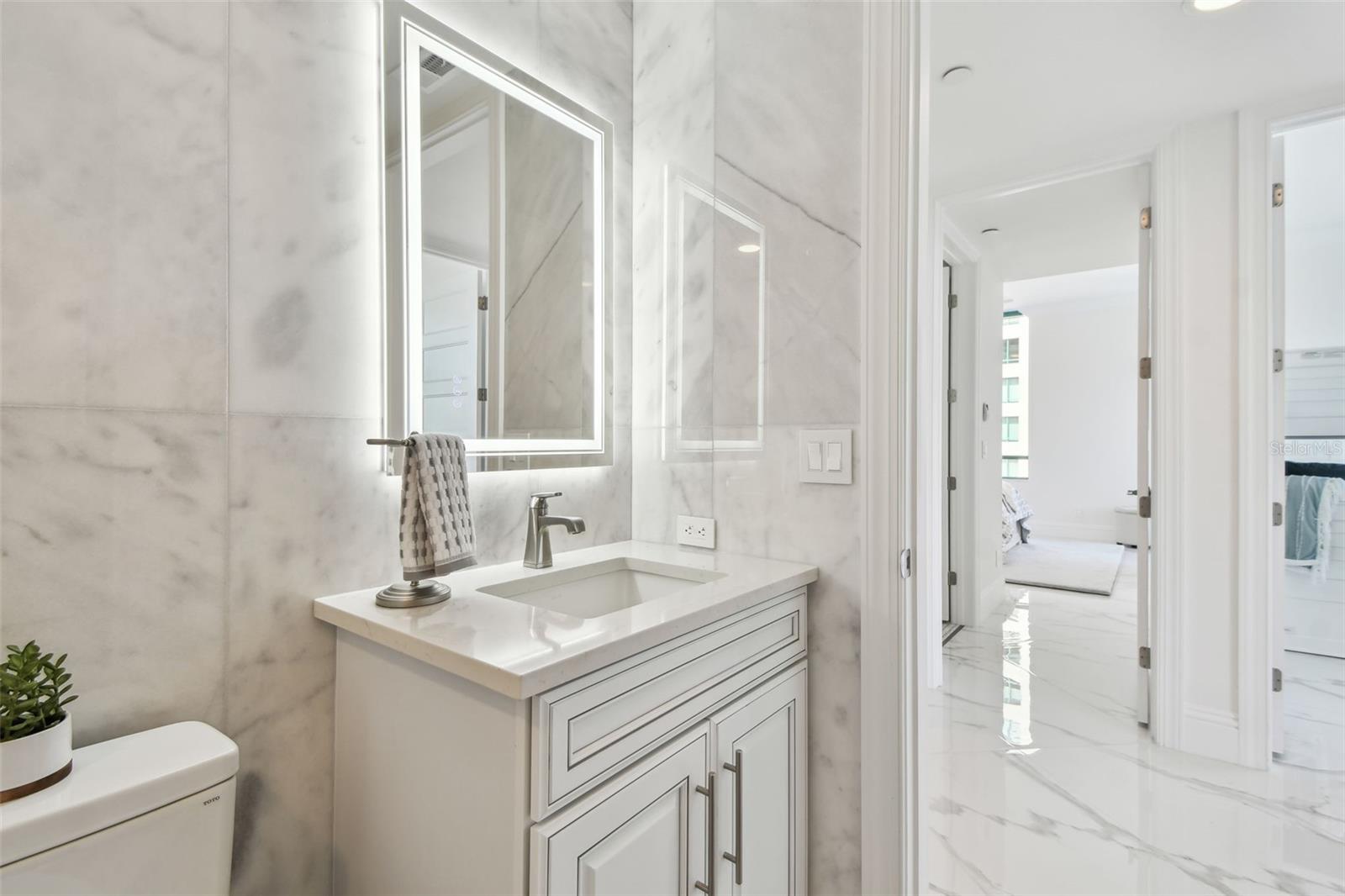 Image 69 of 100 For 1560 Gulf Boulevard 306