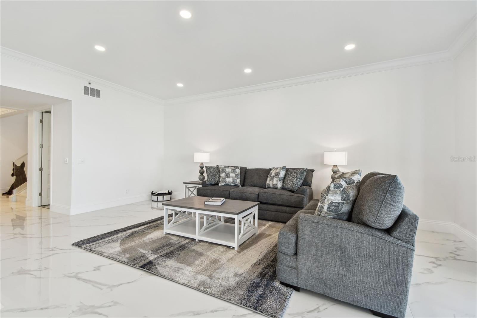 Image 8 of 100 For 1560 Gulf Boulevard 306