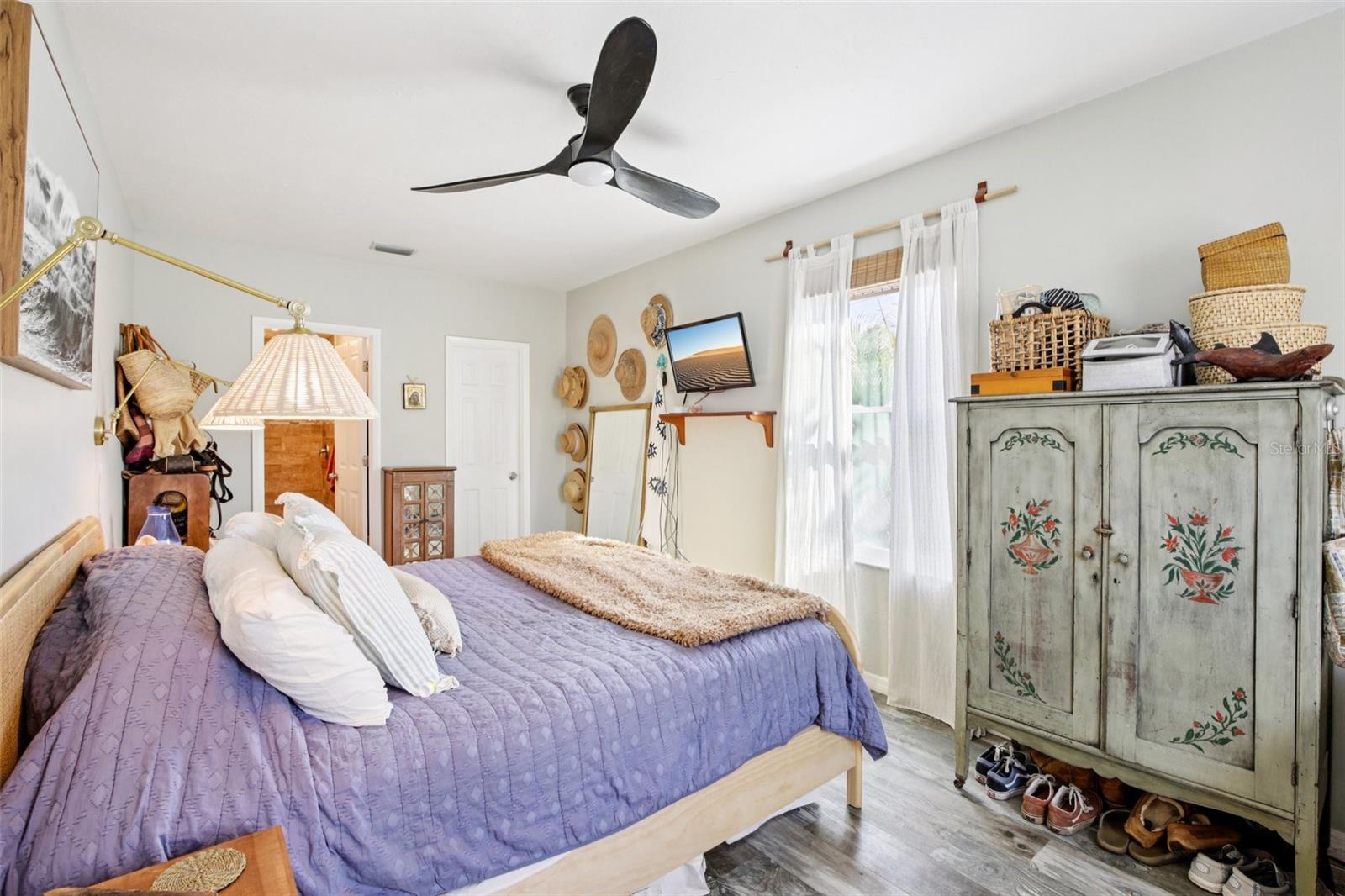 Image 17 of 33 For 2818 11th Avenue W