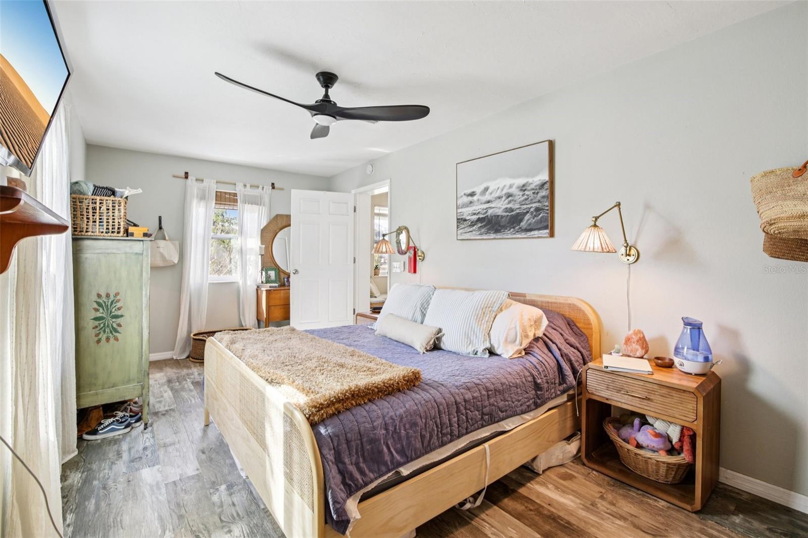 Image 4 of 33 For 2818 11th Avenue W