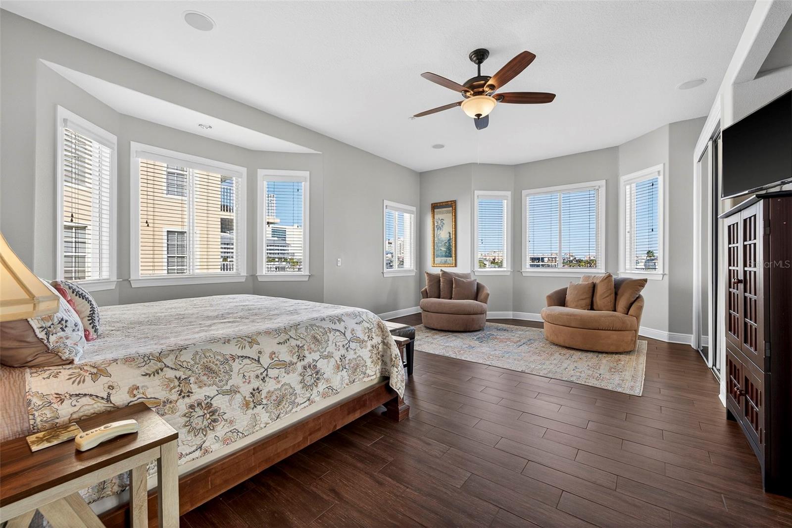 Image 12 of 30 For 620 Bayway Boulevard