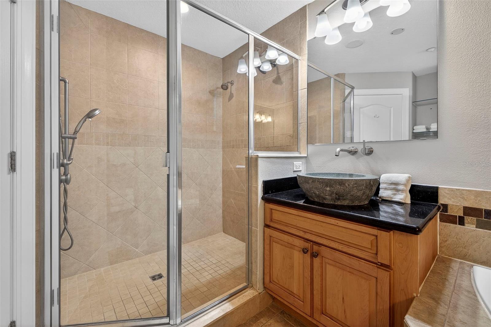 Image 16 of 30 For 620 Bayway Boulevard