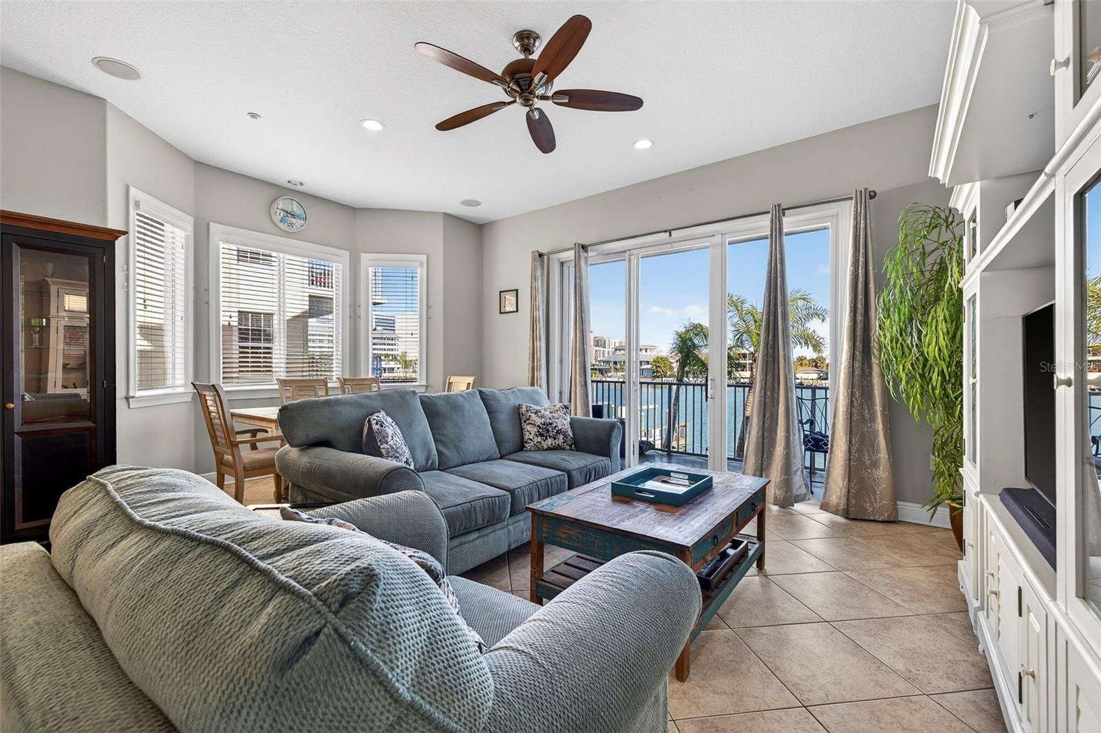 Image 4 of 30 For 620 Bayway Boulevard