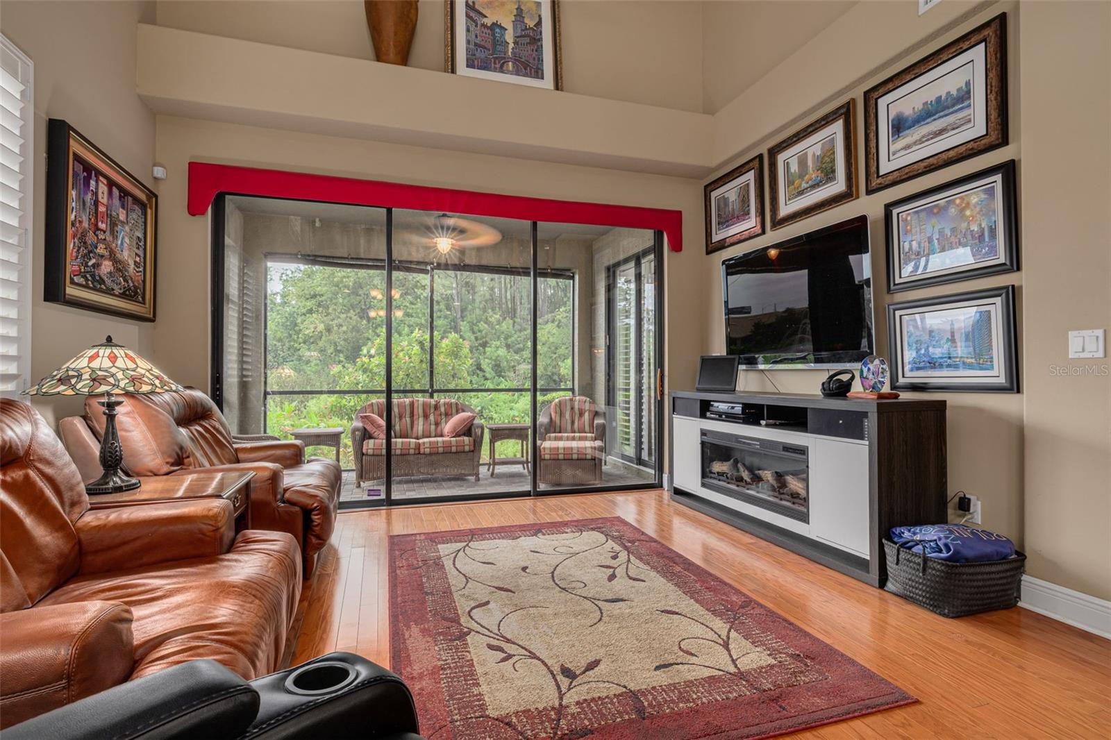 Image 6 of 33 For 2567 Gloriosa Drive