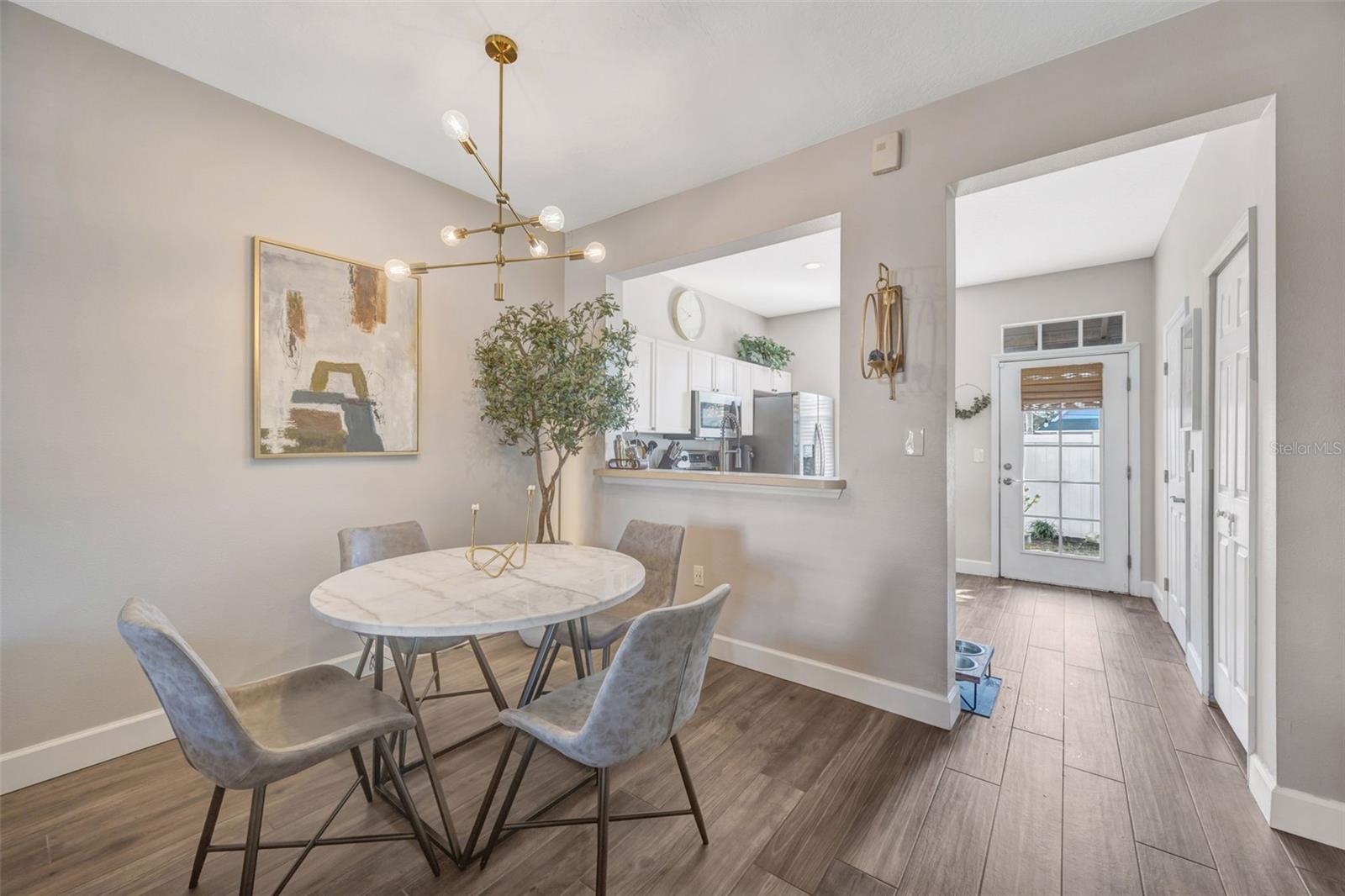 Image 6 of 32 For 4412 Algonkin Court