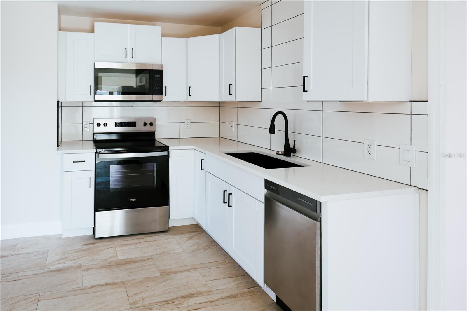 Listing photo id 8 for 908 61st Street S